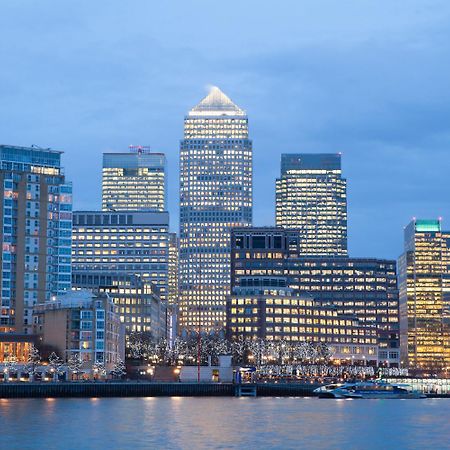 Entire Apartment Next To Canary Wharf In London Exterior photo