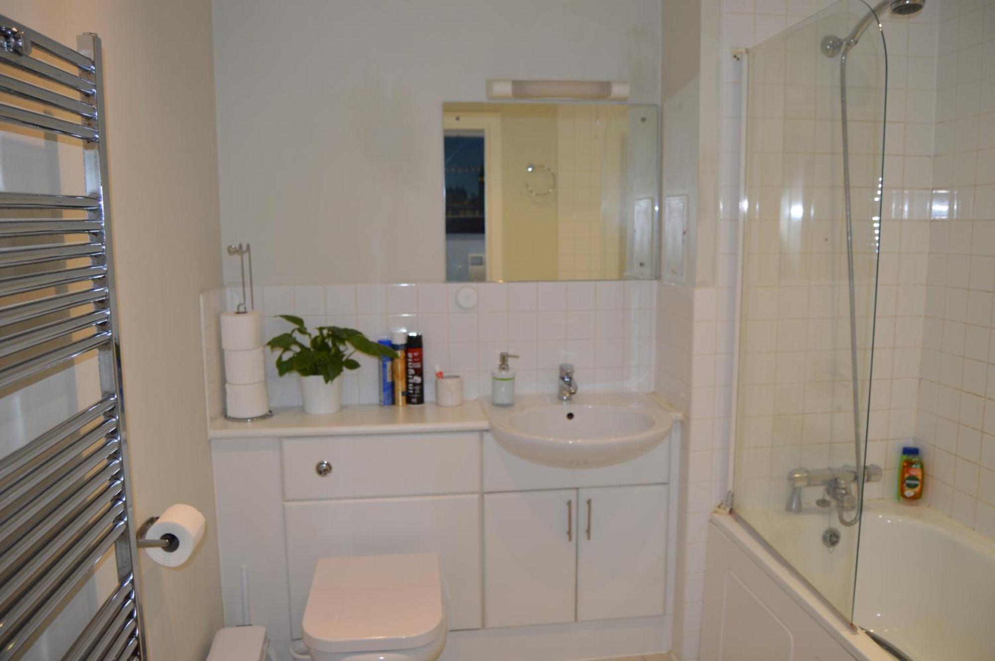 Entire Apartment Next To Canary Wharf In London Exterior photo