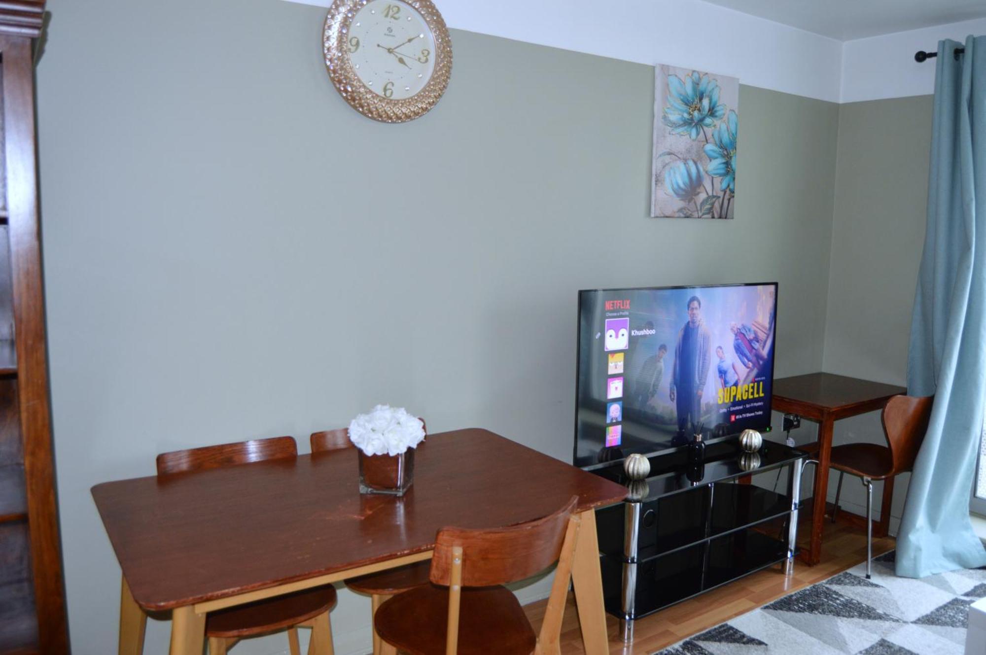 Entire Apartment Next To Canary Wharf In London Exterior photo