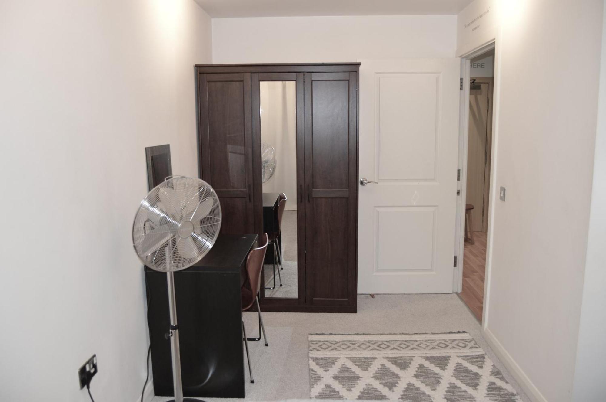 Entire Apartment Next To Canary Wharf In London Exterior photo