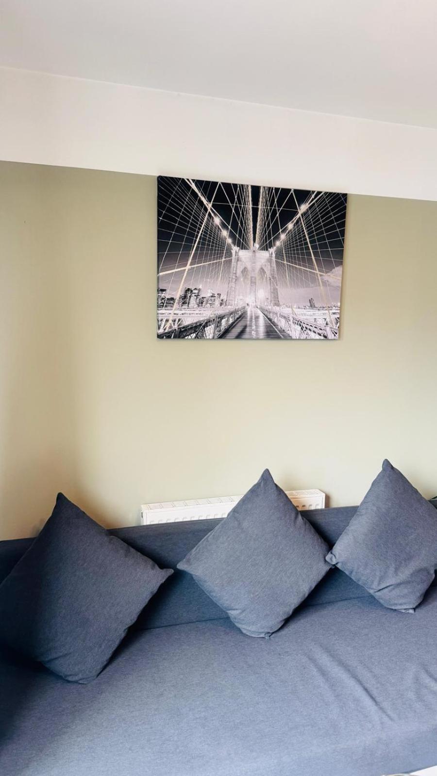 Entire Apartment Next To Canary Wharf In London Exterior photo